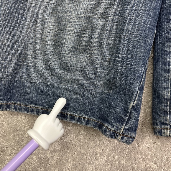 Levis Shorts Womens 18 Blue Regular Fit Medium Wash‎ Denim Y2K - Picture 3 of 8